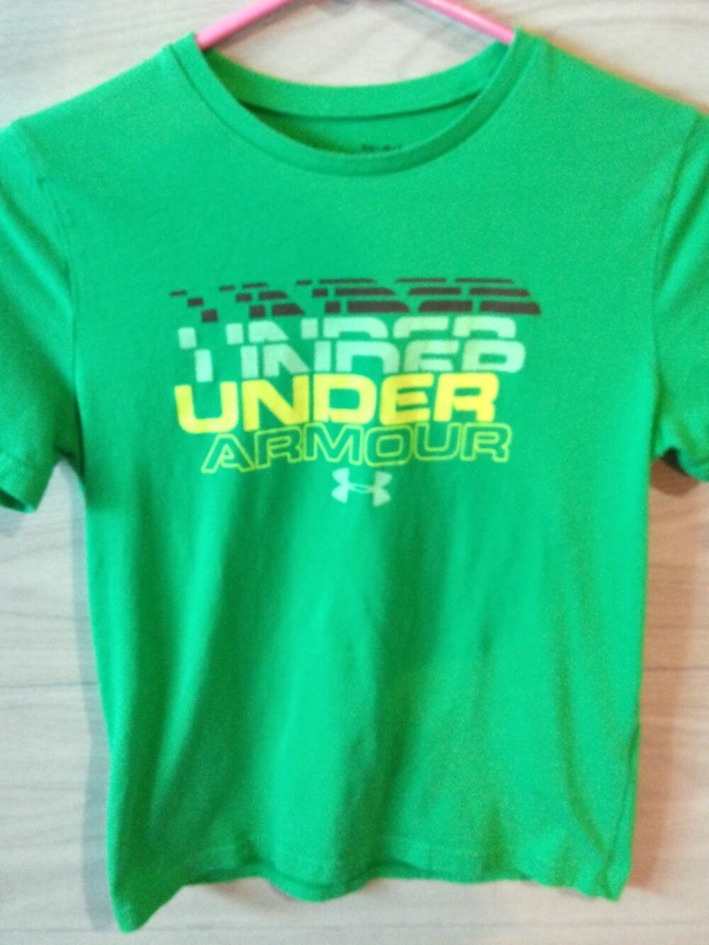 Under Armour  T-Shirt Boy's Size Youth Large Loose GREEN Short Sleeves Heat Gear